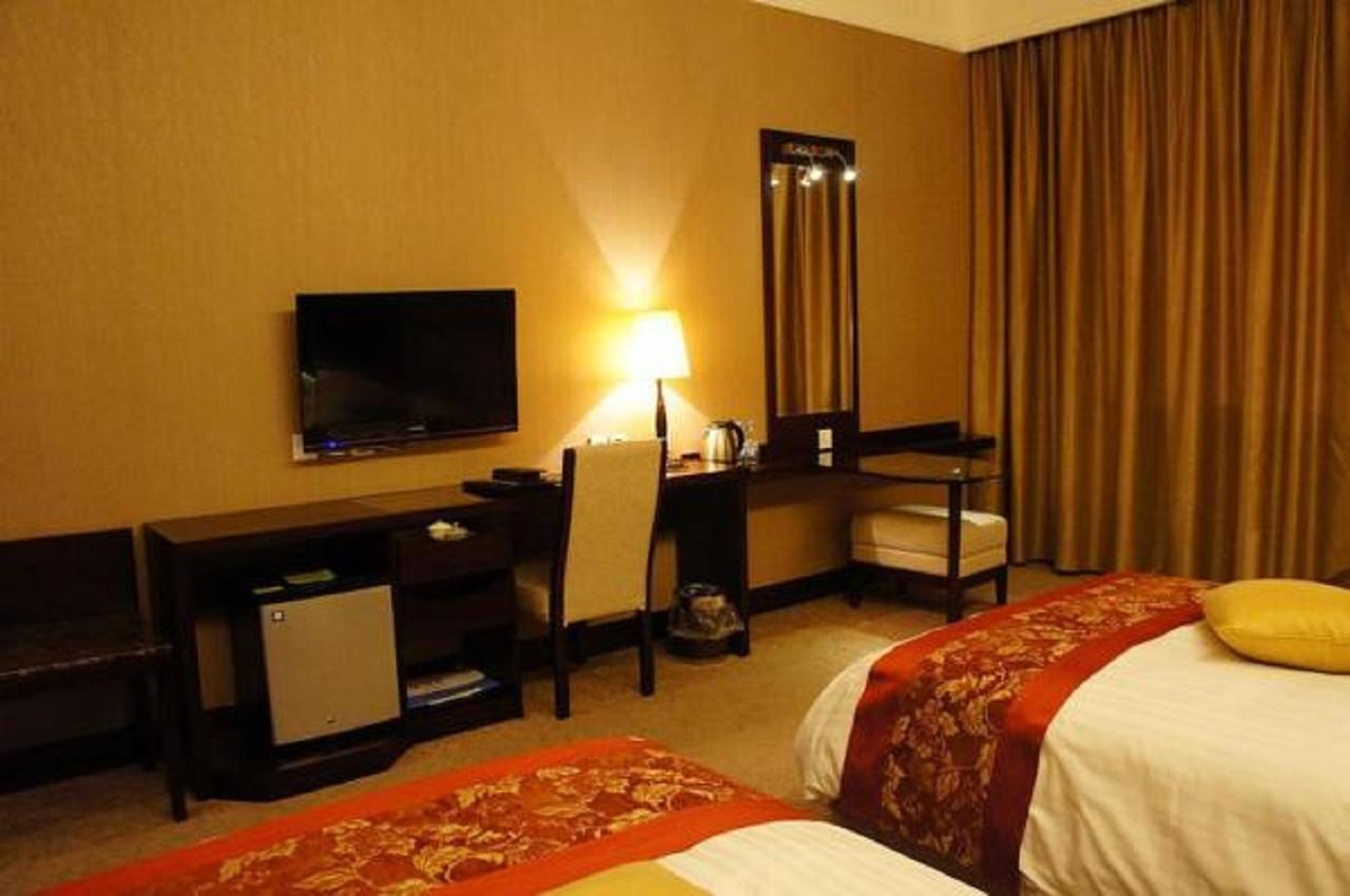Golden Dragonball Hotel Guilin Exterior foto