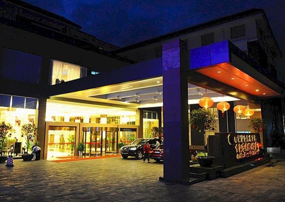 Golden Dragonball Hotel Guilin Exterior foto
