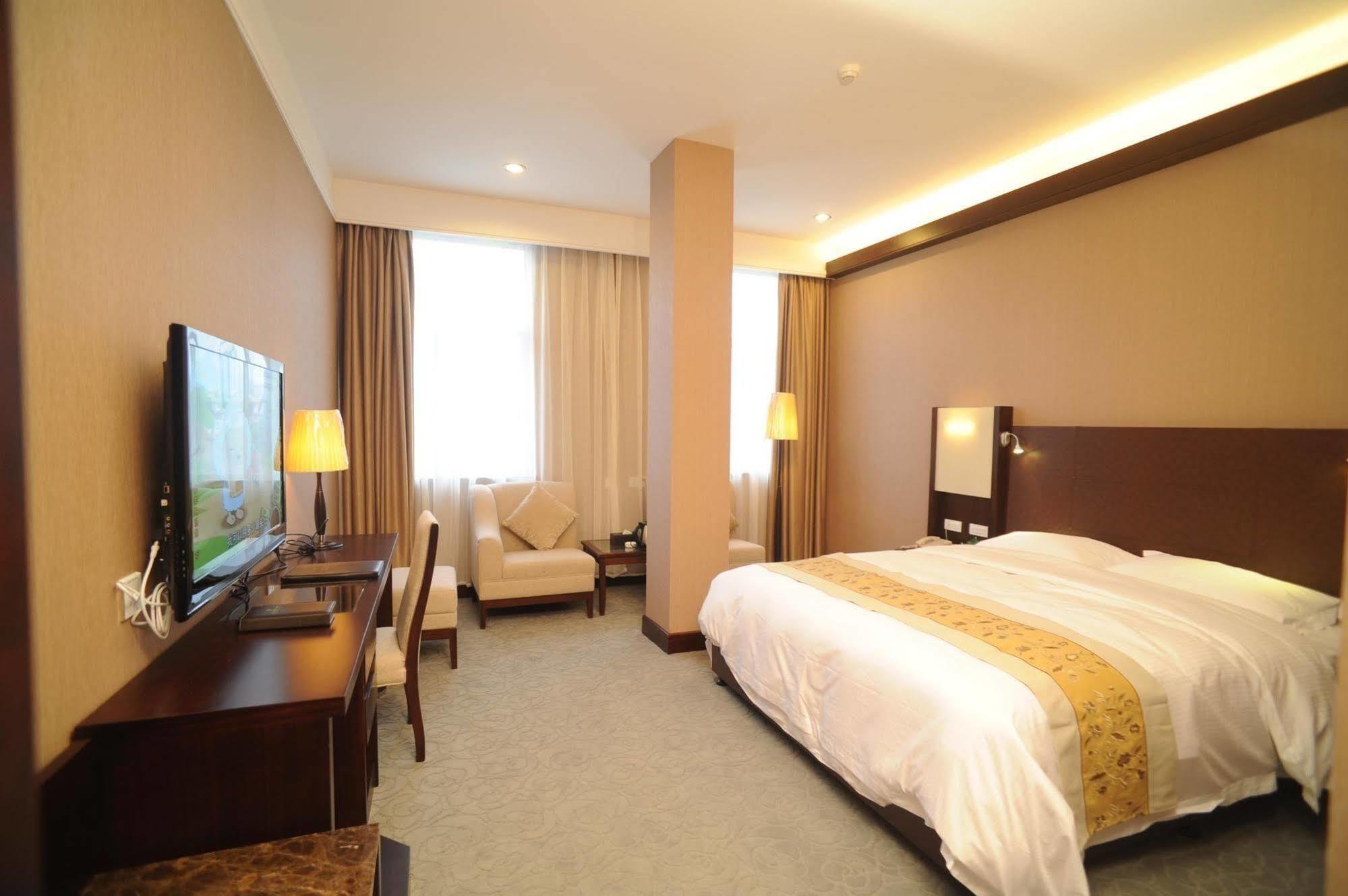 Golden Dragonball Hotel Guilin Habitación foto